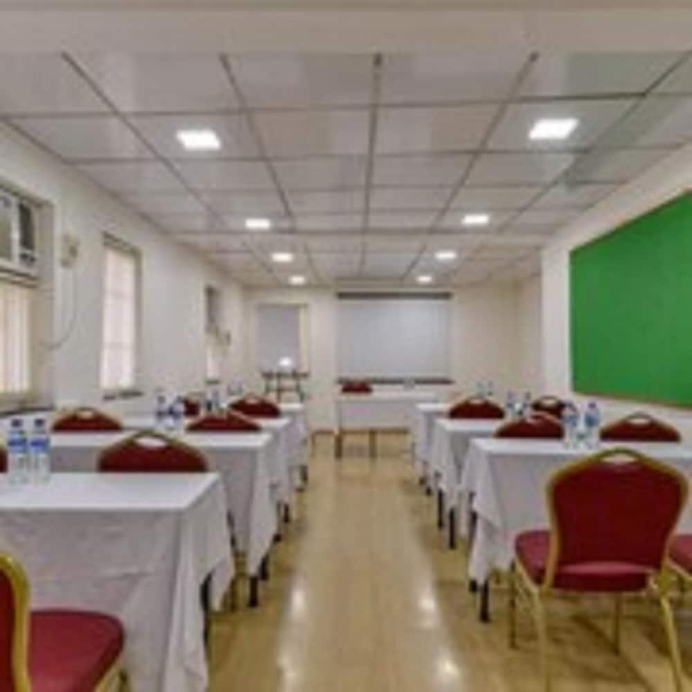Hotel Ajanta Мумбаї Екстер'єр фото