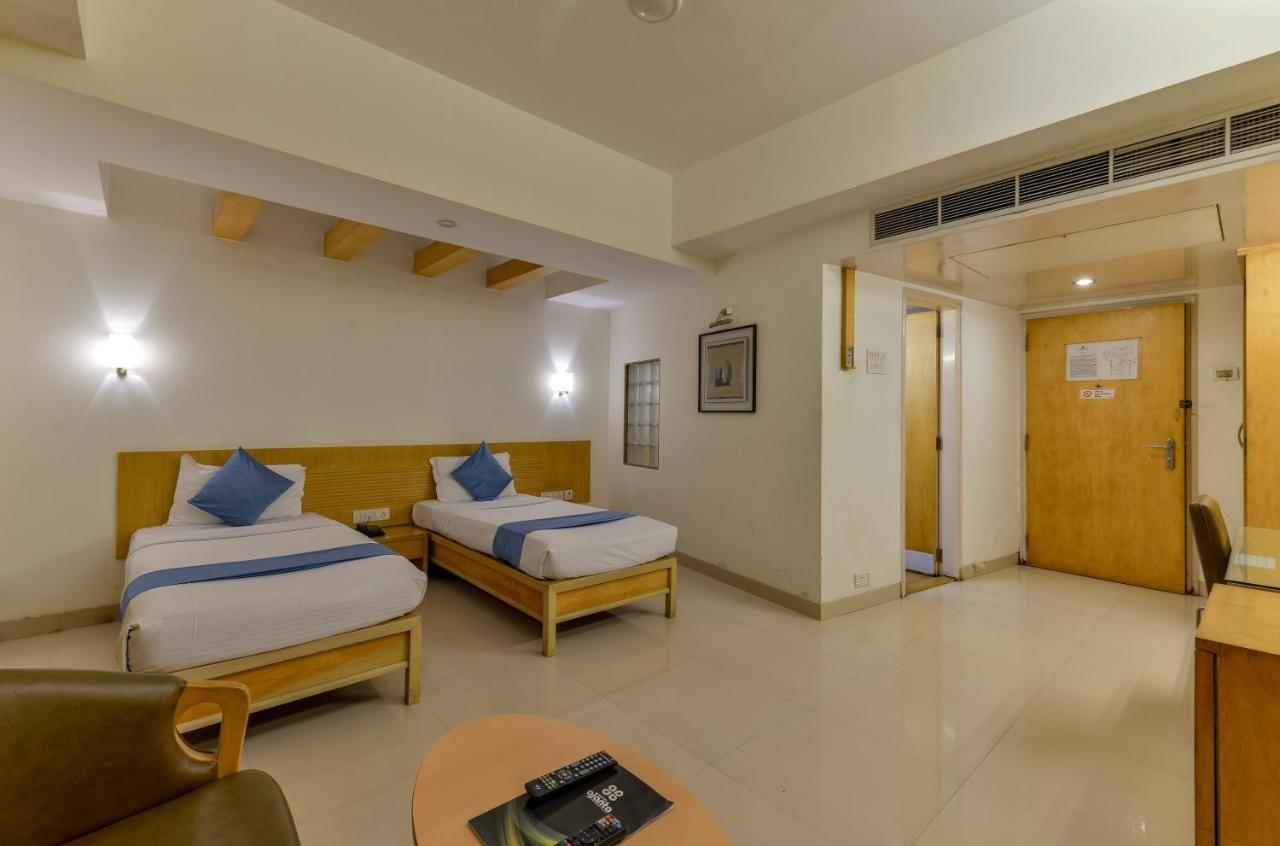 Hotel Ajanta Мумбаї Екстер'єр фото