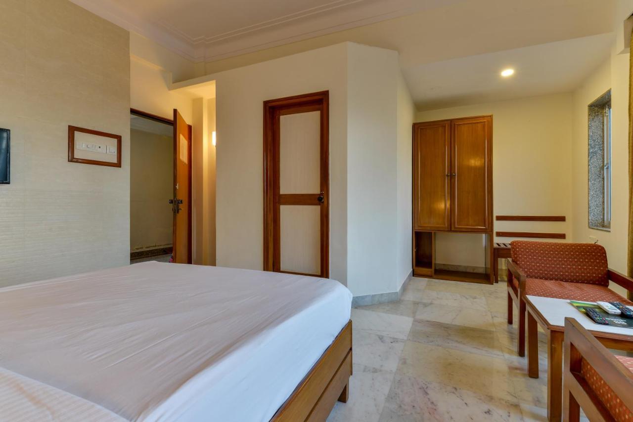 Hotel Ajanta Мумбаї Екстер'єр фото