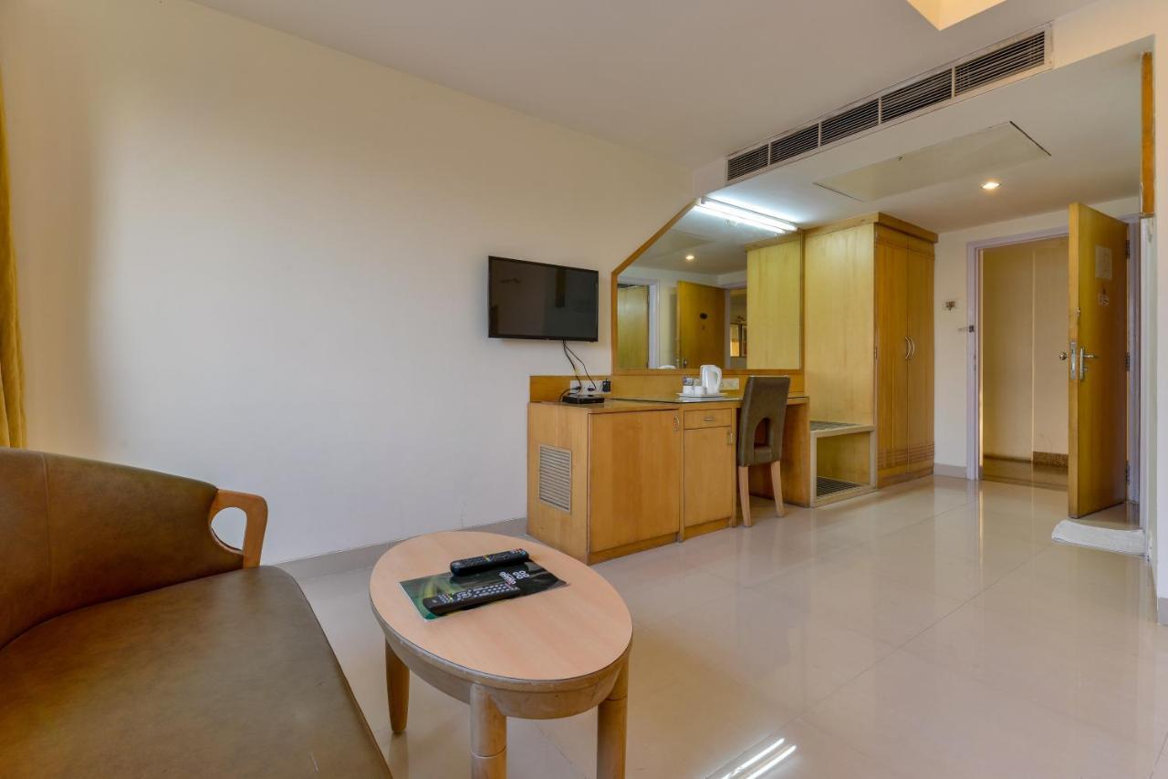 Hotel Ajanta Мумбаї Екстер'єр фото
